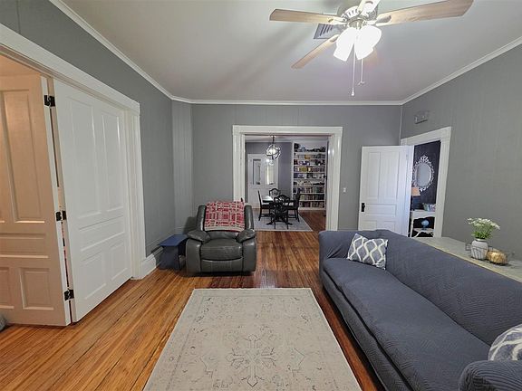 5th image of 734 Ivanhoe St