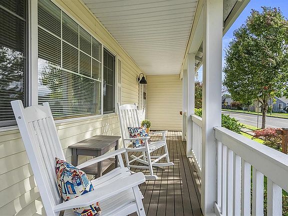 3rd image of 14717 Rivergrove Dr