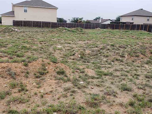 4th image of 618 Cowbird Cove Ct