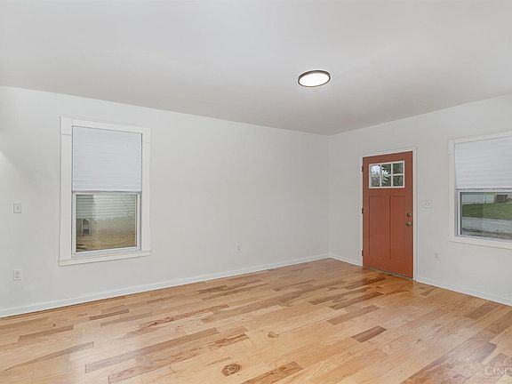 5th image of 4456 Crystal Ave