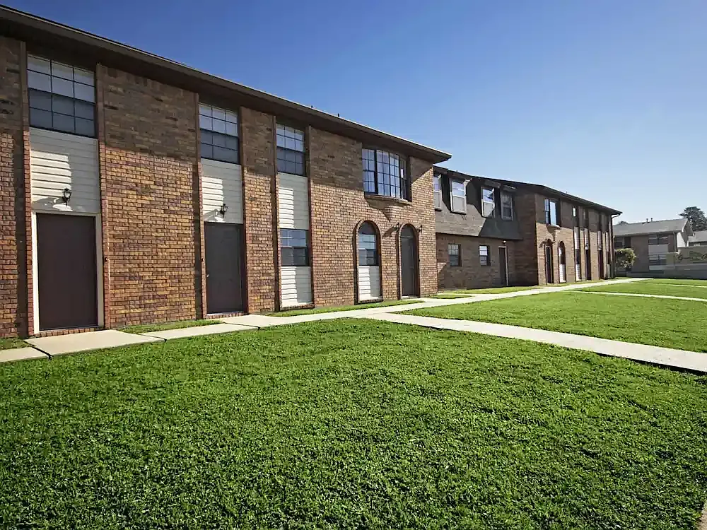 Green Ridge Apartments — Photo 2