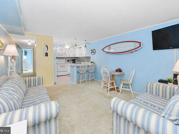 4th image of 9 41st St Unit 327