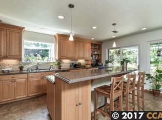 5560 E View Ct, Castro Valley, CA 94552