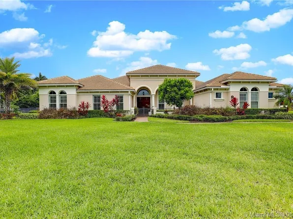 5795 N Sterling Ranch Dr, Fort Lauderdale, FL 33314