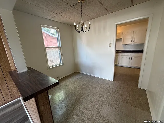 3 bed, 1.0 bath, 1200 sqft, $1,300 — Photo 4