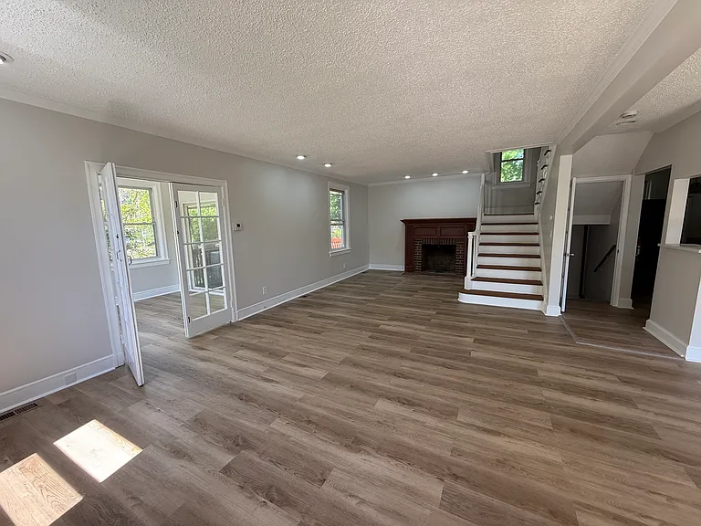450 Rutherford Ave — Photo 26