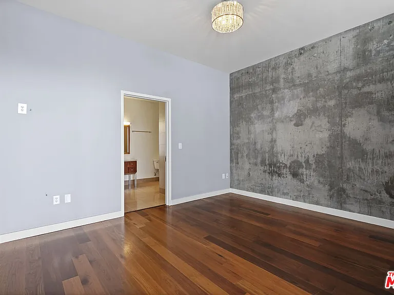1100 Hope St #Penthouse 205 — Photo 32