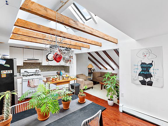 3rd image of 182 Ainslie St #2