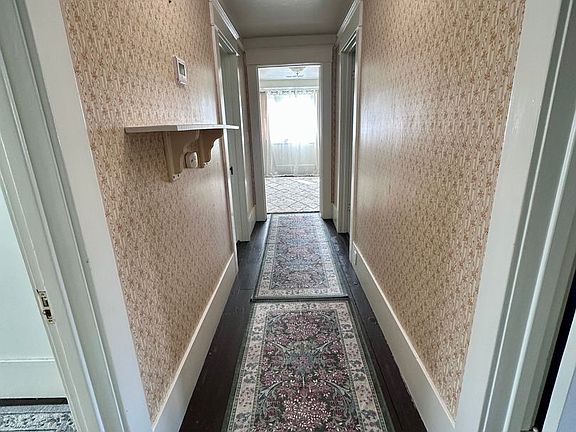 5th image of 251 15th St Unit B