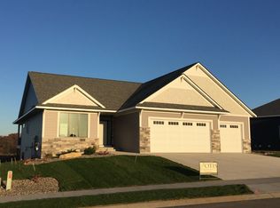 3223 Woodstone Dr SW, Rochester, MN 55902