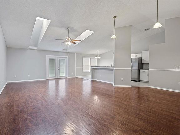 4th image of 2048 Darlington Oak Dr