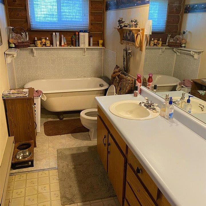 2nd image of 357 & 361 Palomino Dr