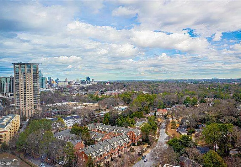 2795 Peachtree Rd NE #1909 — Photo 2