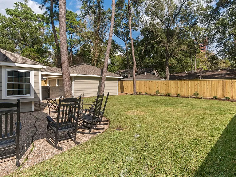 726 Thistlewood Dr — Photo 31