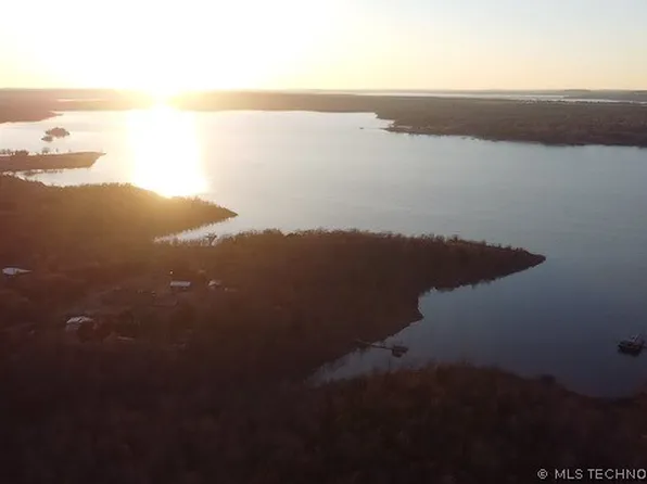 2001 Sleepy Hollow Rd, Eufaula, OK 74432