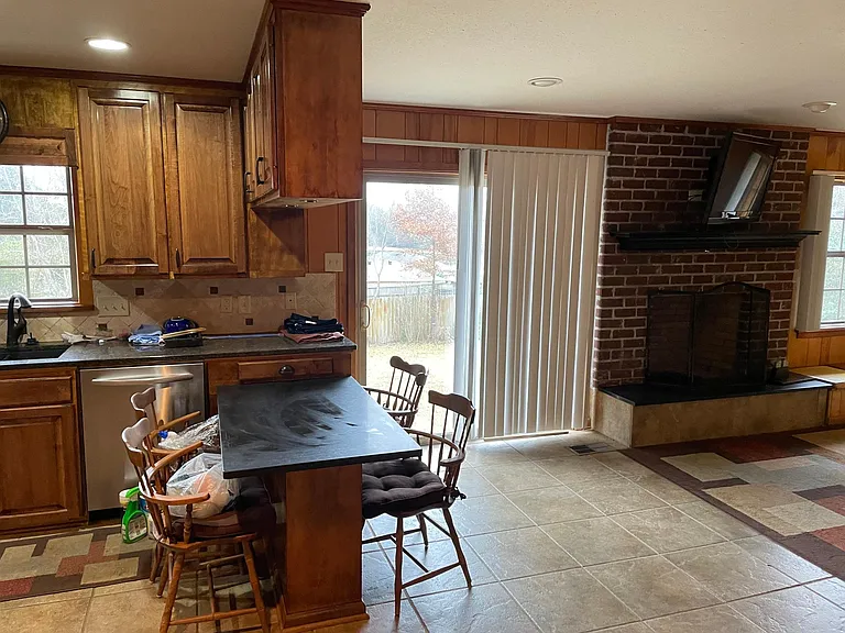 225 Kitchings Dr — Photo 6