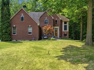 9293 Oakview Dr, Swartz Creek, MI 48473