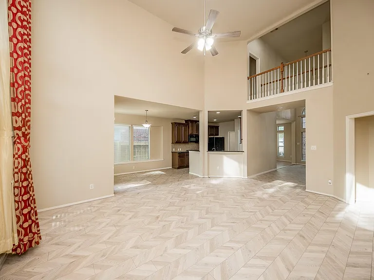 4019 Windmill Creek Dr — Photo 8