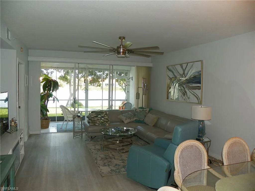 2 bed, 2.0 bath, 1200 sqft, $3,800 — Photo 3