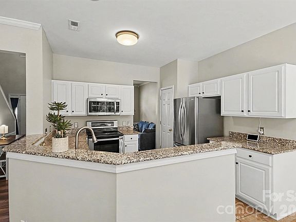 5th image of 9204 Culcairn Rd
