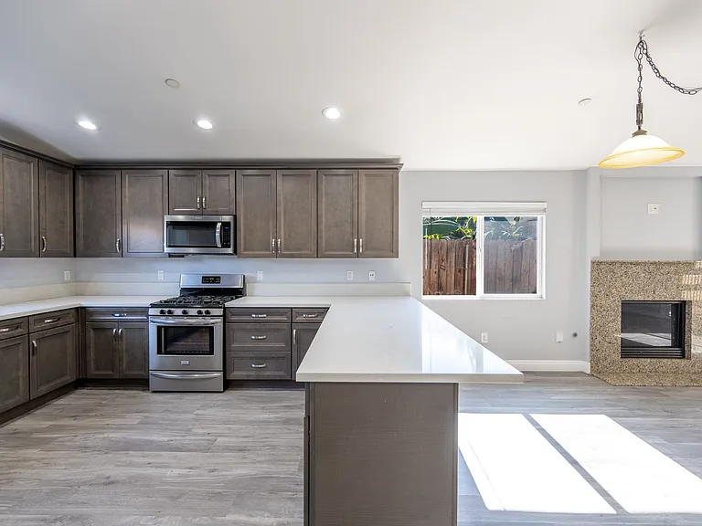1181 Florida St — Photo 15