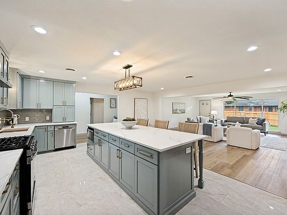 5th image of 524 Carol Ct
