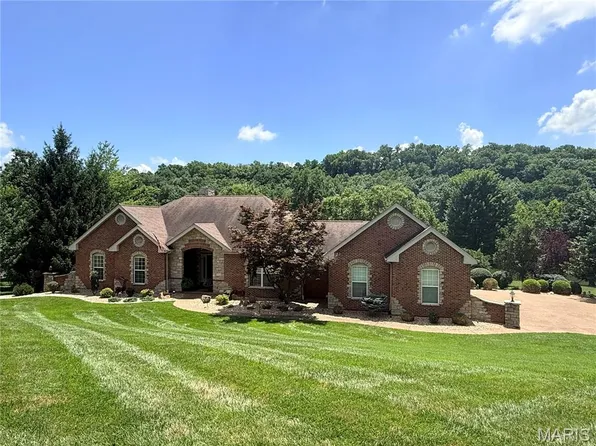 4476 Augusta Shores Dr, Augusta, MO 63332