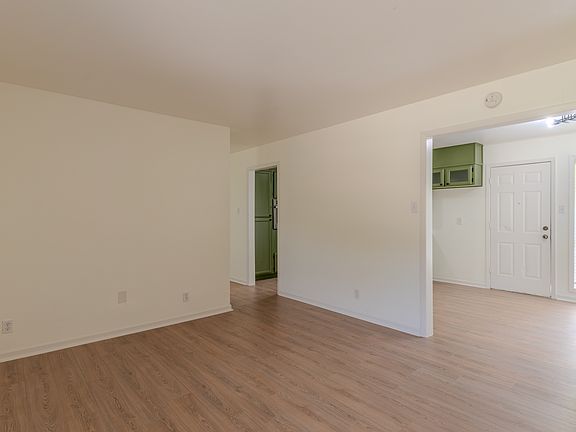 4th image of 1402 Missouri Ave