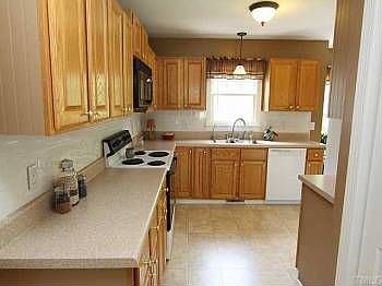 5th image of 729 Bahama Ct