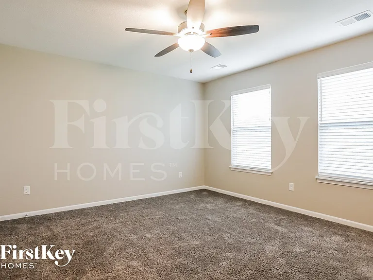 5015 N Wheeling Ave — Photo 4