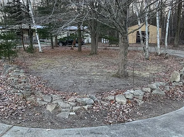 12405 Hawkins Rd, Burt, MI 48417