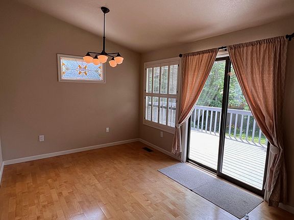 3rd image of 8623 NE 127th St