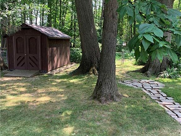 5th image of 7711 Edgewood Ln