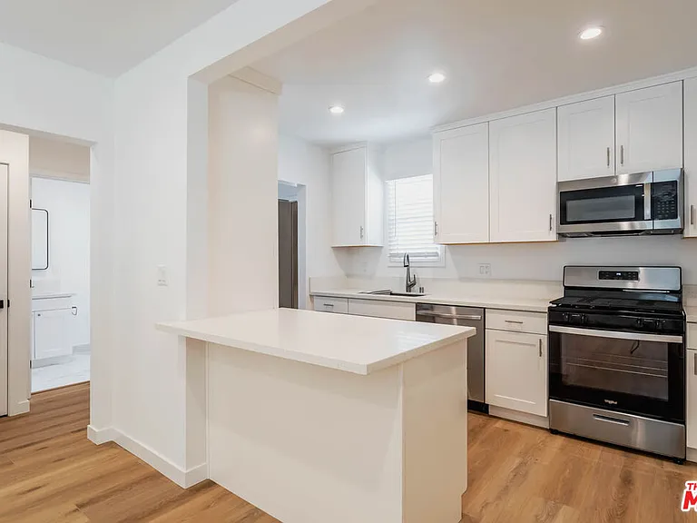 815 W Glenoaks Blvd #A — Photo 9