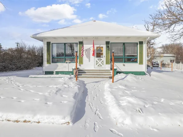 121 2nd St N, Cascade, MT 59421