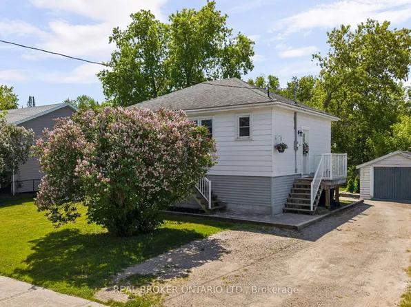 13 Sturgeon Bay Rd, Severn, ON L0K 1E0