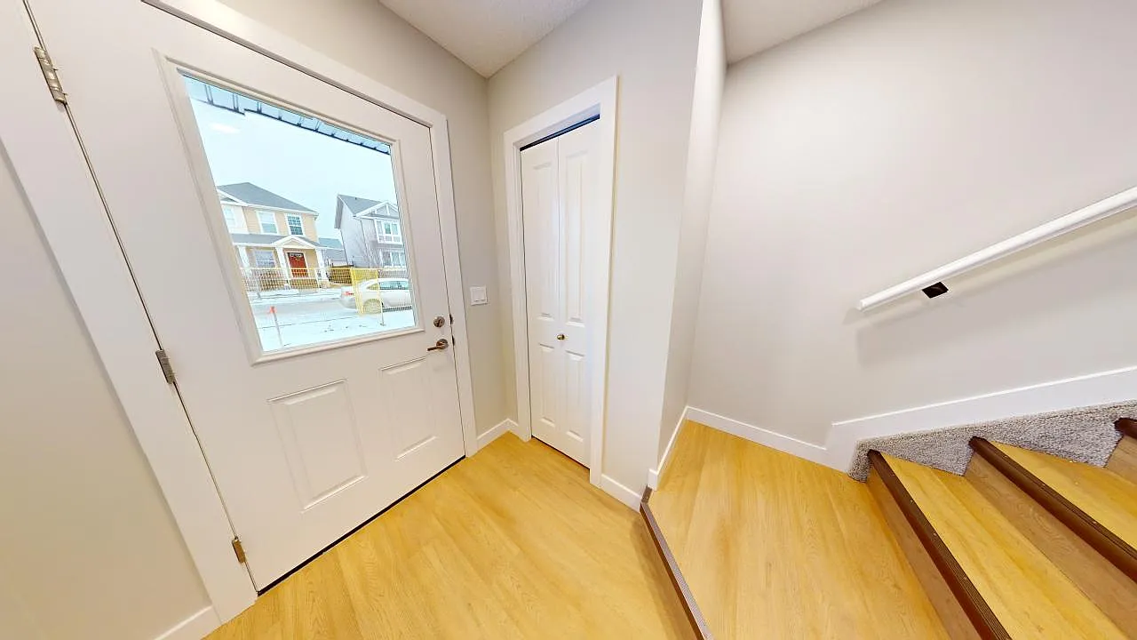 2035 Chalmers Way Southwest Edmonton — Photo 2