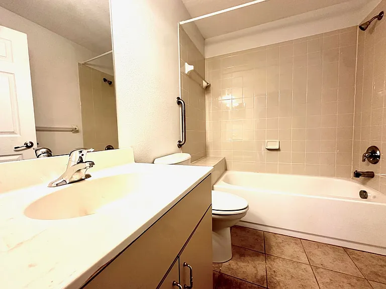 1121 Dr Martin Luther King Jr St S — Photo 13