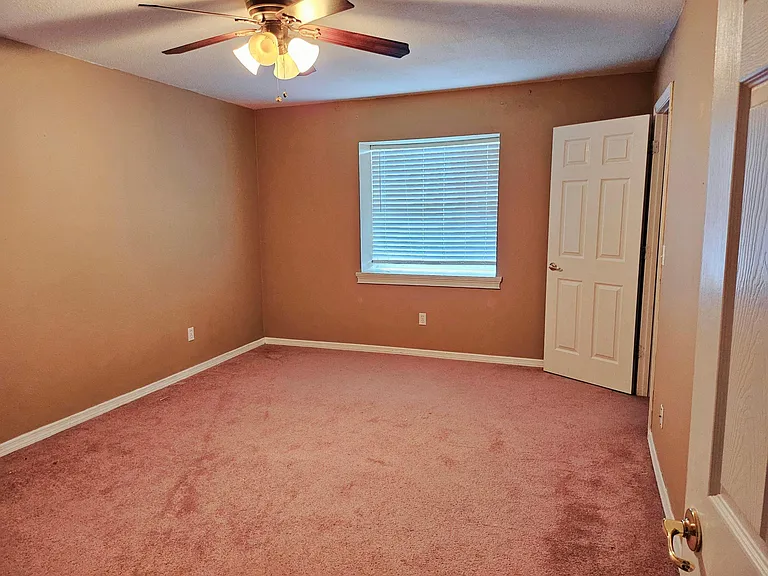 6640 Pot O Gold Ln — Photo 12