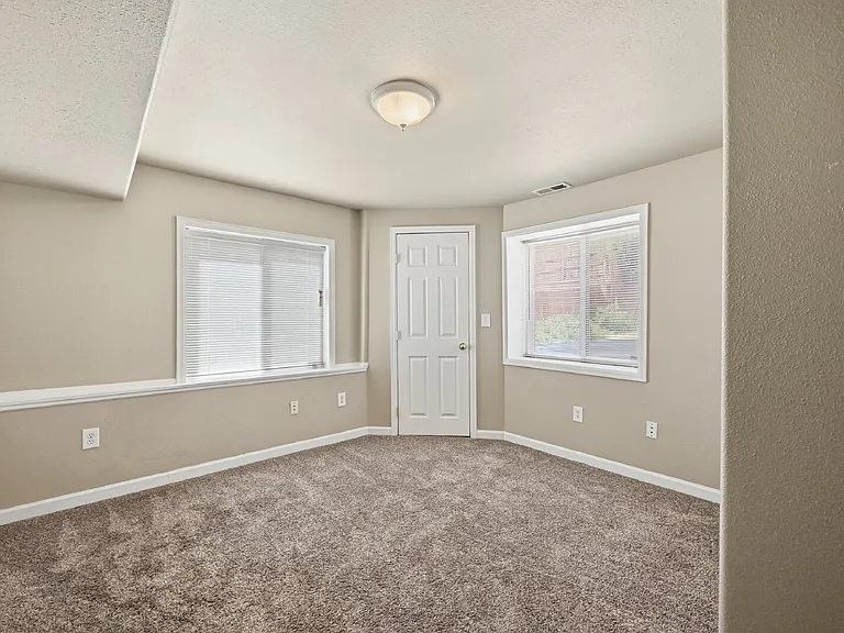7338 Allens Park Dr — Photo 36