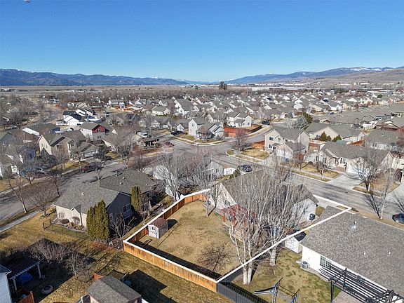 2nd image of 3917 Lancaster Rd