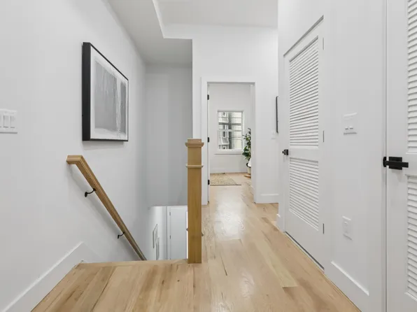 78 Beacon Avenue image 20 of 50