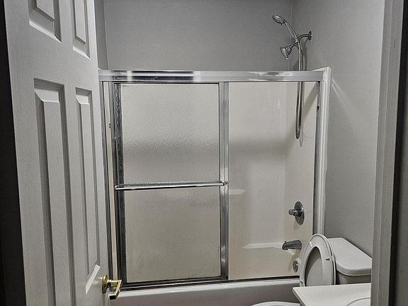 5th image of 1610 Queen Anne Way