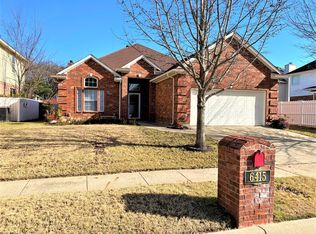 6415 Redstone Dr, Arlington, TX 76001