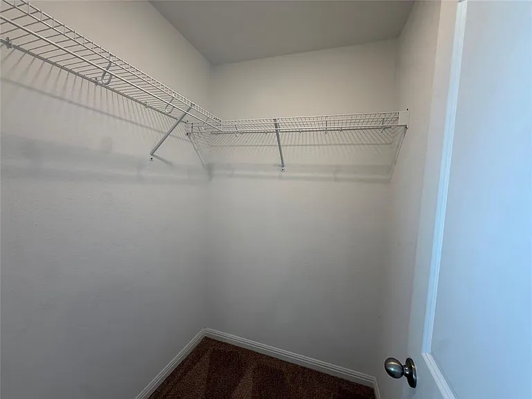 140 Maywood Ln — Photo 24