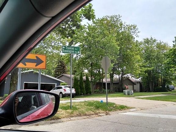 5th image of 7686 Trenton Trl