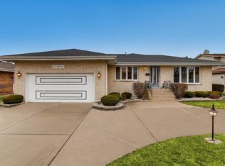 734 N 10th Ave, Addison, IL 60101