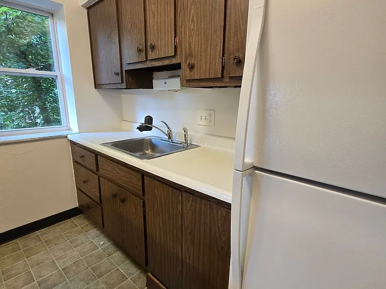 305 Aqua Ct — Photo 20
