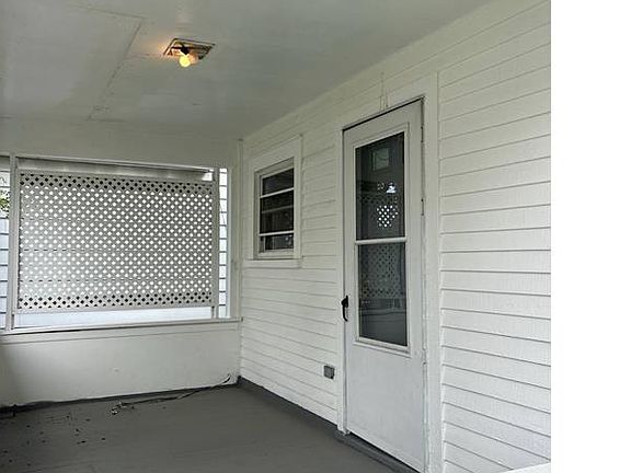 3rd image of 746 Spencer St
