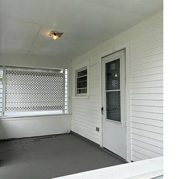 746 Spencer St — Photo 3